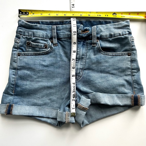 🌸Aero Mid Rise Curvy Jean Shorts. Size: 6 - Picture 6 of 7